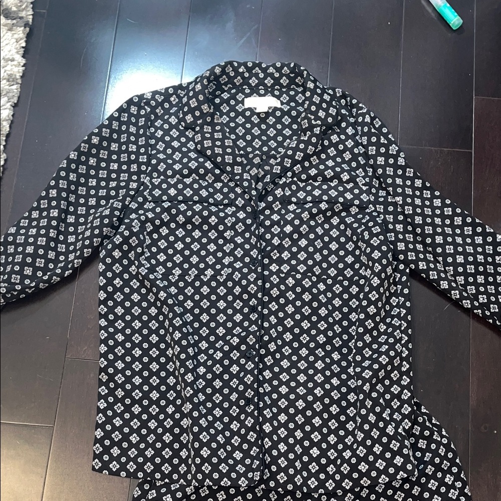 MICHAEL Michael Kors Black and White Geometric Pajama Set - Picture 7 of 10